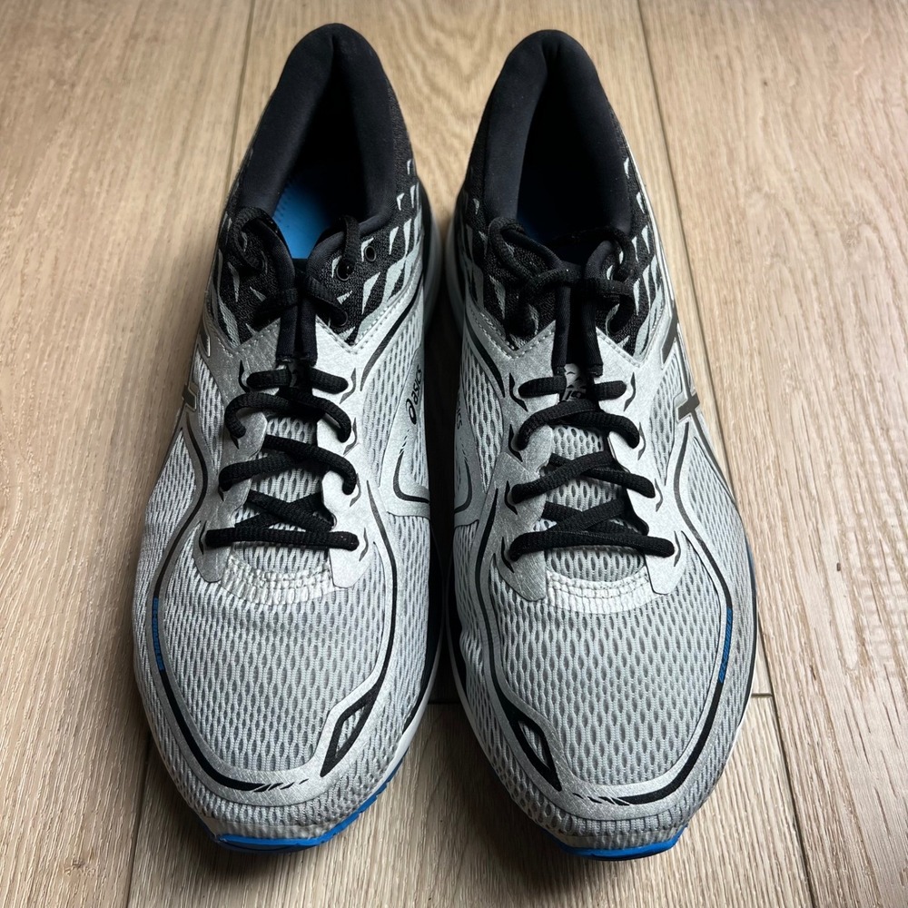 Asics Gel-Cumulus 19 Mens Running Shoes Silver Black Blue.
Mens Size 11 - Picture 2 of 11